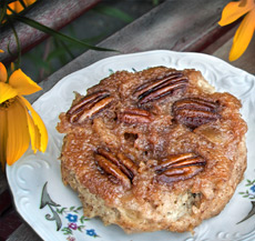Pouding au pain aux pommes caramélisées à l'érable 