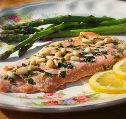 Filets de truite aux noix de pin et à l'estragon sans gluten