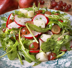 Roquette de poires, 
raisins et radis