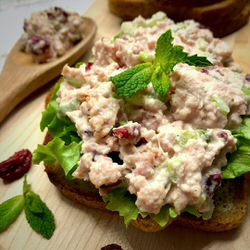 Garniture au jambon, 
érable et canneberges sans gluten